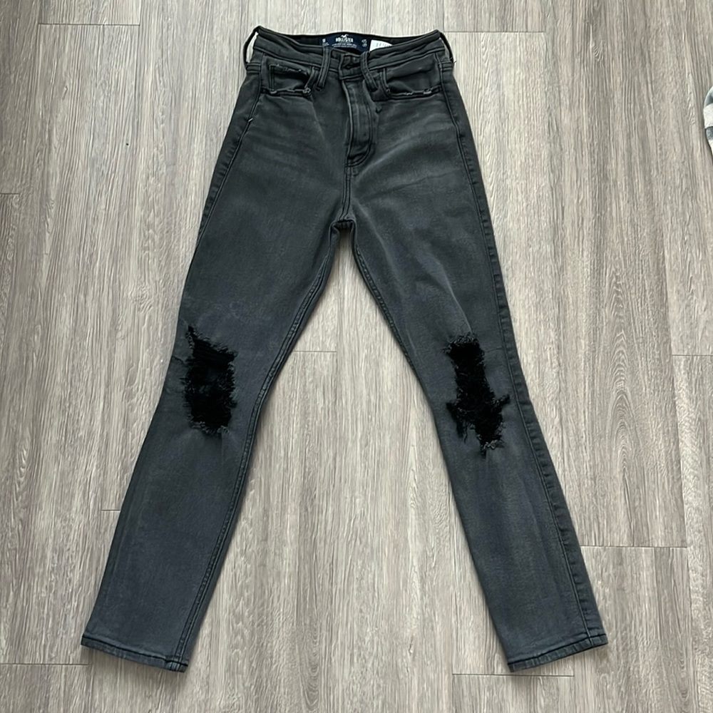 Hollister cropped ripped jeans